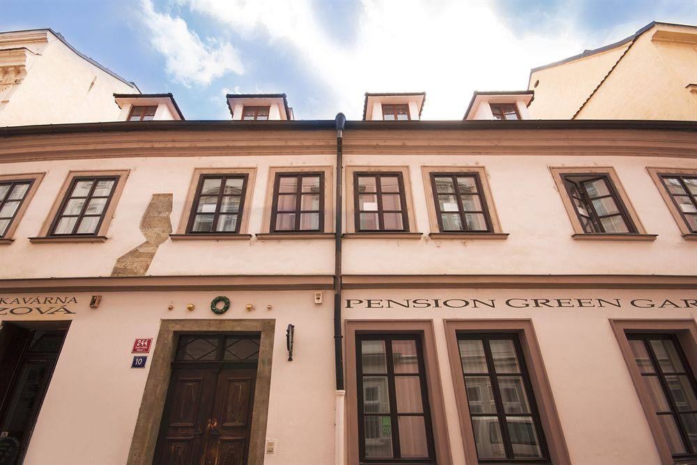 ذا جرين جارلاند بينشن 